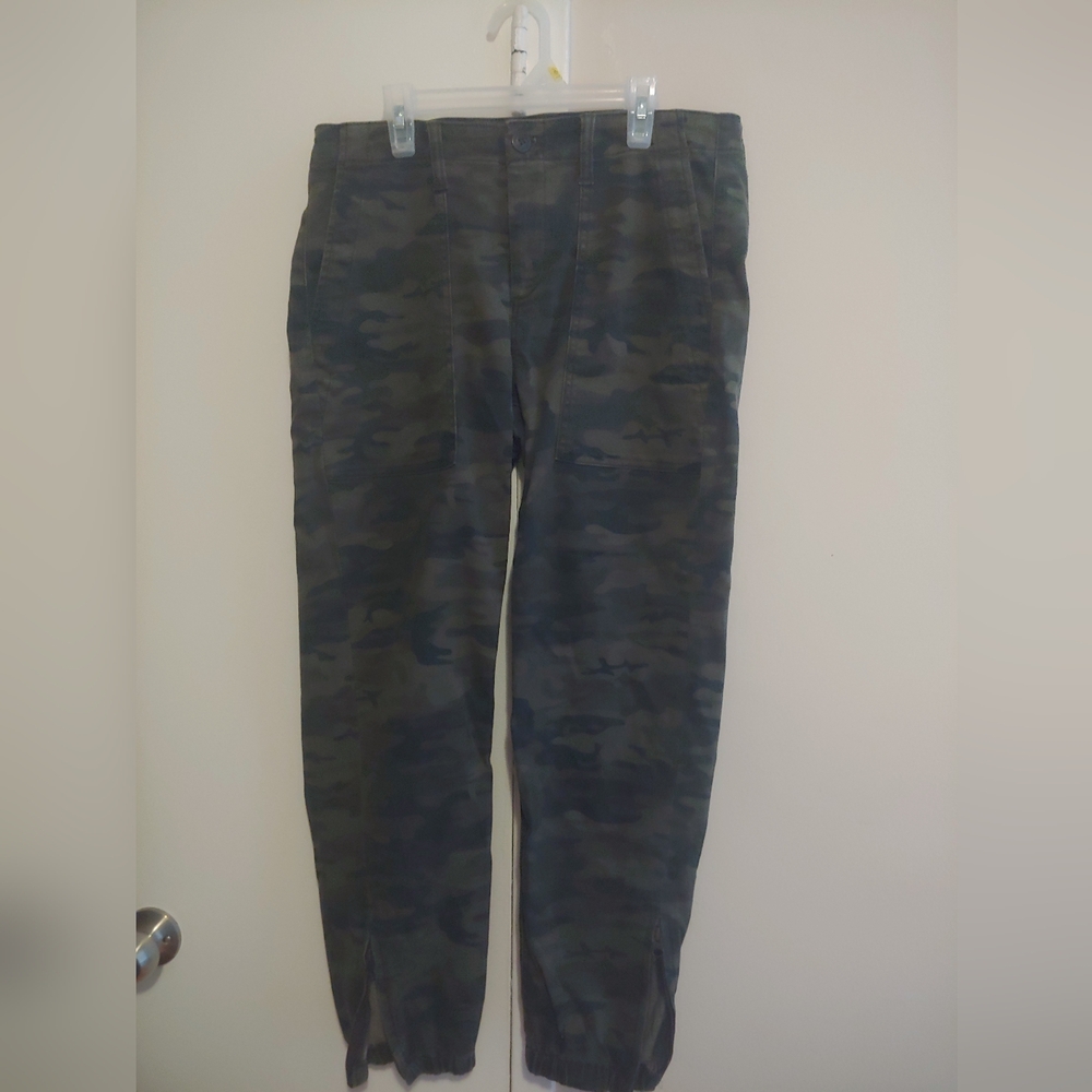 Army green fitted pants